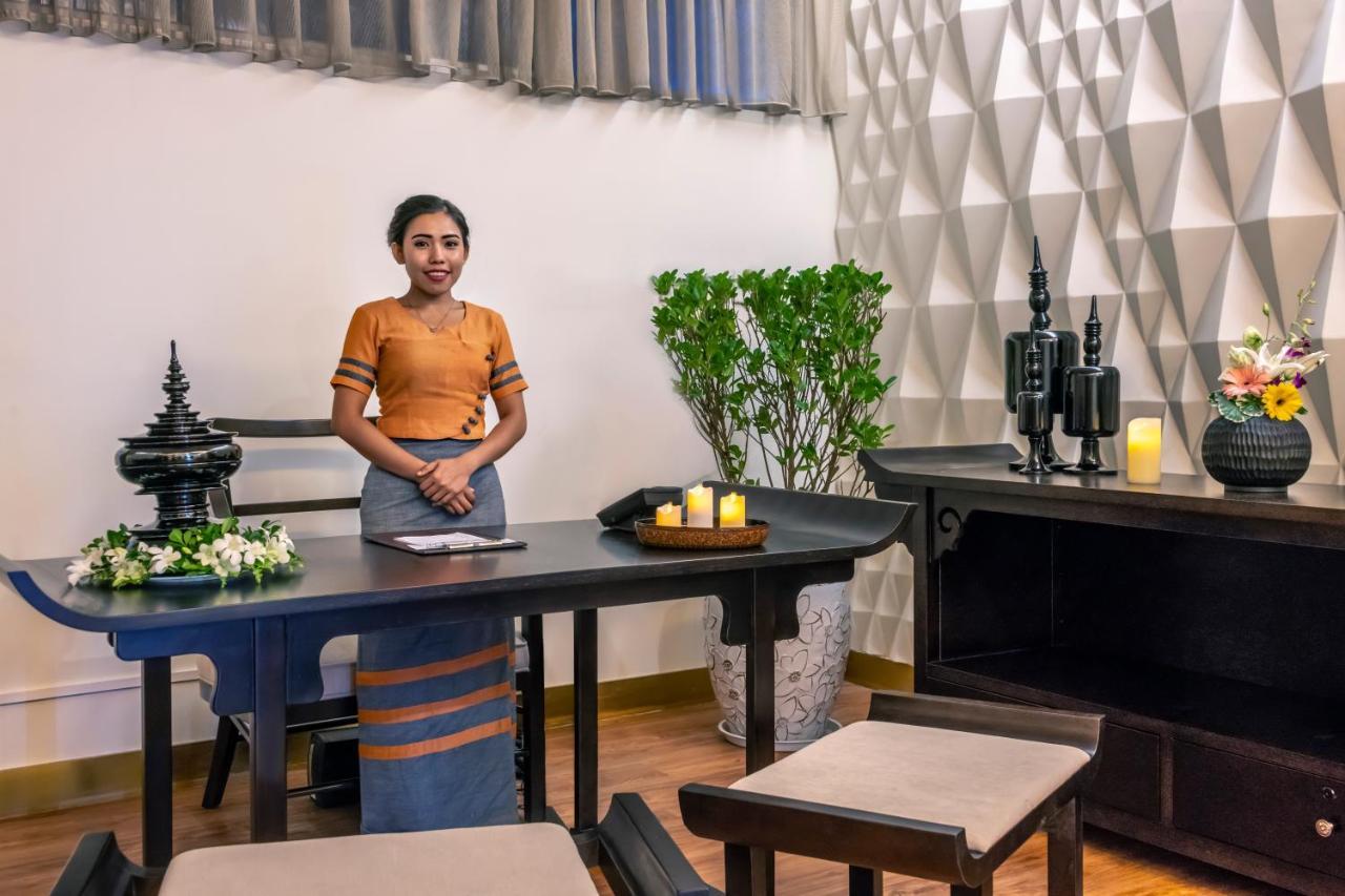 Grand Mercure Yangon Golden Empire Экстерьер фото