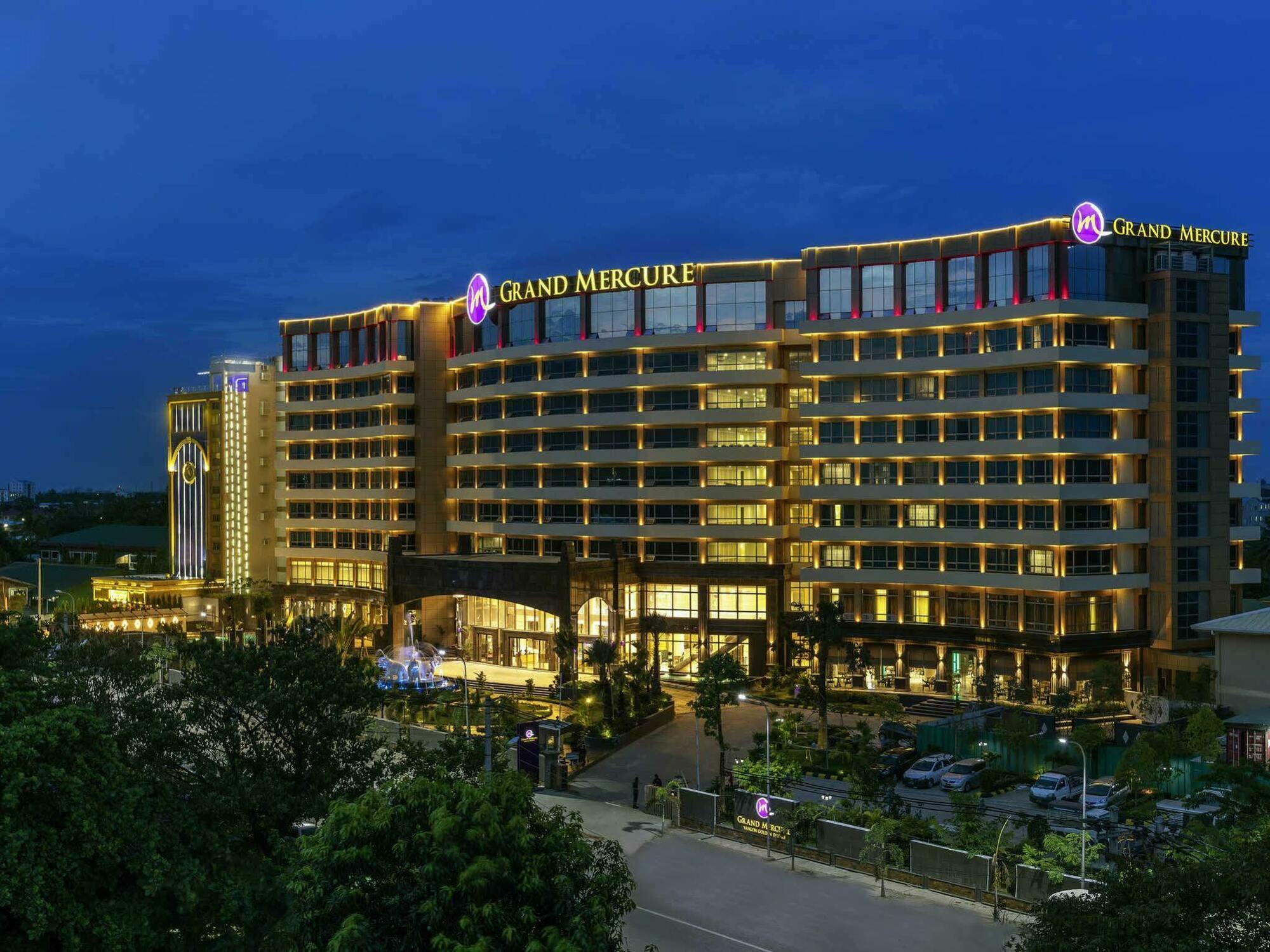 Grand Mercure Yangon Golden Empire Экстерьер фото